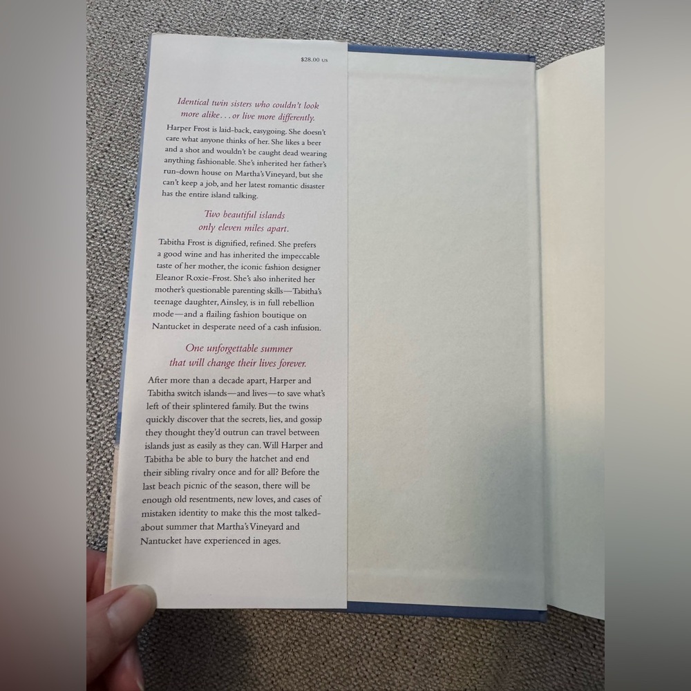 The Identicals by Elin Hilderbrand Hand Signed B&N Special Edition Hardcover - Picture 5 of 12